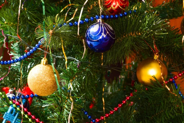Χριστούγεννα παιχνίδια και στολίδια για το χριστουγεννιάτικο δέντρο — Φωτογραφία Αρχείου