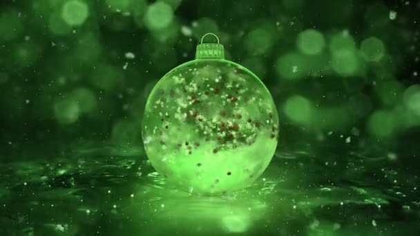 Navidad verde hielo vidrio Bauble decoración copos de nieve rojo bolas fondo lazo — Vídeos de Stock