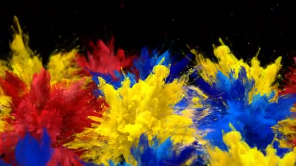 Explosión de color - Múltiples explosiones de humo colorido polvo líquido partículas de gas líquido cámara lenta alfa mate — Vídeo de stock