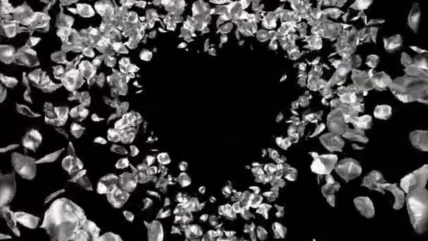 银金属玫瑰花花瓣在心脏形状阿尔法通道无缝循环4k — 图库视频影像