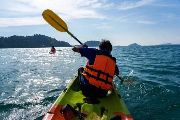 Asian Teenagers Paddling Kayaks Blue Sea Islands Background — Stock Photo, Image