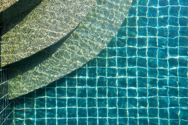 Grön Mosaik Klinkergolv Med Betongtrappor Och Lätta Ringar — Stockfoto