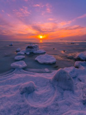 Kış günbatımı Denizi