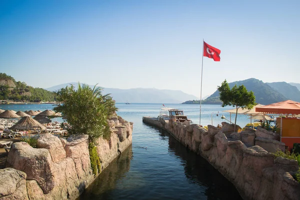 Icmeler Embankment, Türkiye. Yaz günü 