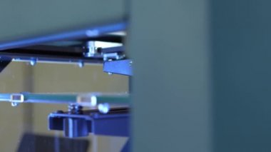 İş yerinde şık 3d printerlere harcama maddeler.