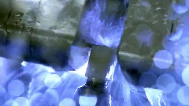 Стоматологический фрезерный станок CAD CAM шлифует зубной протез — стоковое видео