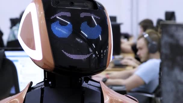 Perm Rusko 2018 Továrna Výrobu Robotů Inženýr Zabývá Robota Vytvoří — Stock video