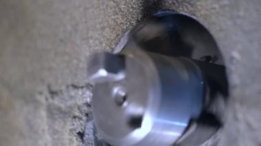 Metal. Metal ile büyük matkap makinesi matkaplar.