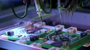 Elektronik devre kartı üretimi. Otomatik Circut Tahtası Yazdırılmış Dijital Elektronik Kart Üretir. Elektronik kontrat imalatı. Elektronik çip üretimi. Yüksek teknoloji.