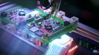 Elektronik devre kartı üretimi. Otomatik Circut Tahtası Yazdırılmış Dijital Elektronik Kart Üretir. Elektronik kontrat imalatı. Elektronik çip üretimi. Yüksek teknoloji.