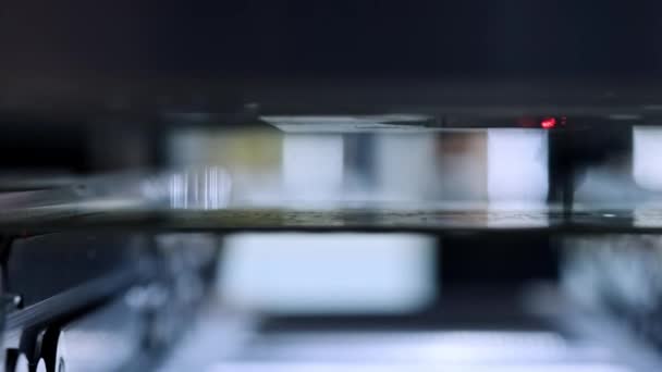 Production de circuits électroniques. Machine automatisée de carte de circuit imprimé produit la carte électronique numérique imprimée. Électronique contrat de fabrication. Fabrication de puces électroniques. Haute technologie