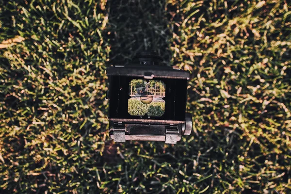 Акварельный эскиз ретро-камеры, изолированный вид — стоковое фото