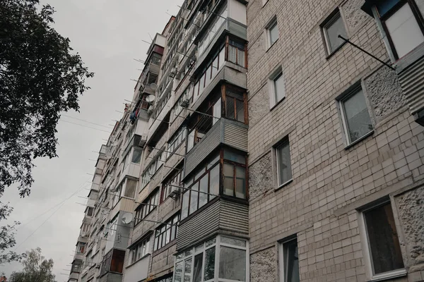 Soviético Cinza Assustador Mal Construído Casa Guerra Fria Abandonada — Fotografia de Stock