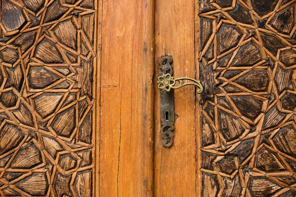 Detalhe de uma porta com ornamentos árabes no Emir Bachir Chahabi Palace Beit ed-Dine no monte Líbano Oriente Médio, Líbano — Fotografia de Stock