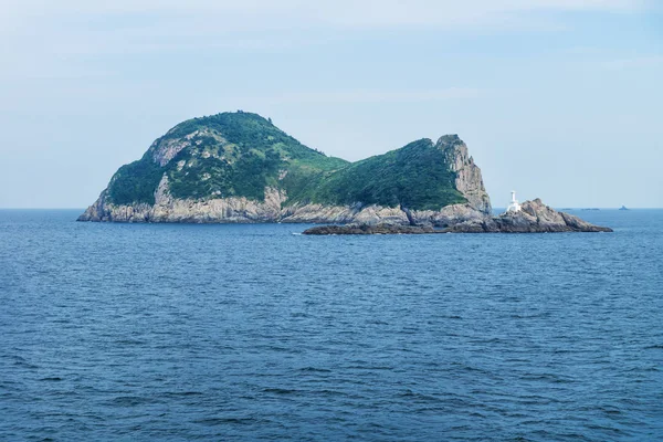 Ostrov Hoenggando-gil se maják z trajektu ze Cheju do Mokpo, Jižní Korea — Stock fotografie
