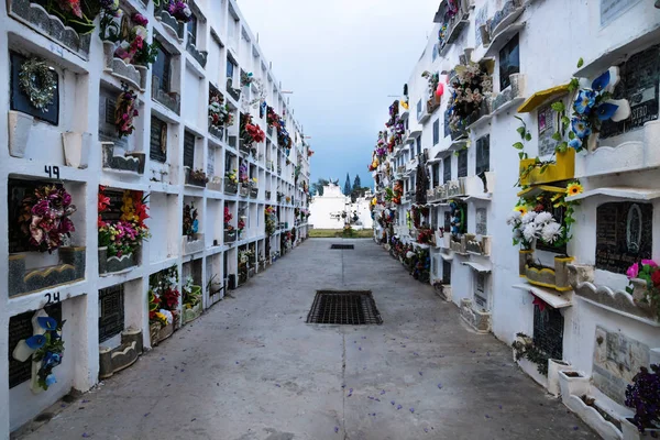 산 라자로 묘지, 안티구아, 과테말라에서 무덤의 벽 — 스톡 사진