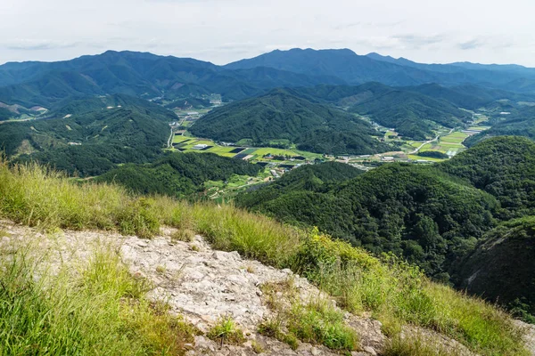 View into the valley from the top of Maisan mountain, Maryeong-myeon, South Korea — Stock Photo, Image