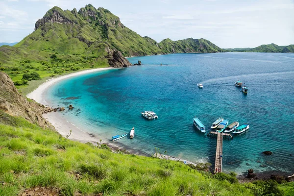 Komodo Ulusal Parkı'ndaki Palau Padar koyu, Flores, Endonezya