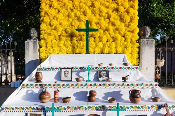 Altar floral para el día de los muertos, día de los muertos, en Mérida, Yucatán, México —  Fotos de Stock