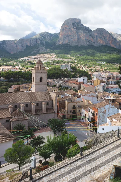 Pueblo Polop Marina Con Iglesia Cordillera Rocosa Costa Blanca España — Foto de Stock