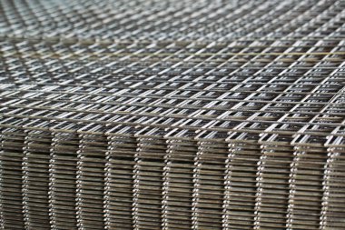 Metal ızgara. Ağır sanayi üretim. Metal haddeleme tesisi