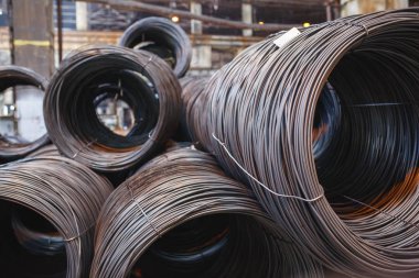 Metalurji tesisi depoda bulunan armatür oluşturma