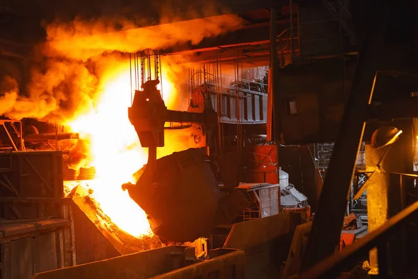 鋳造所の金属の製錬 — ストック写真