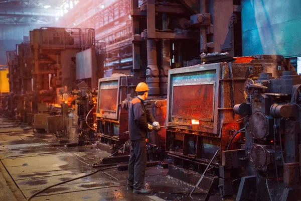 Рабочие Сталелитейного Завода — стоковое фото