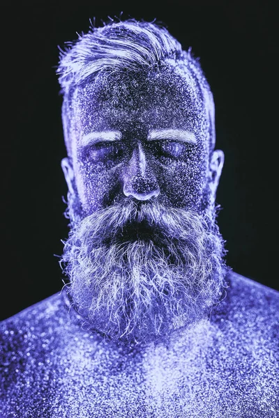コンセプトです ひげを生やした男の肖像画 男は紫外線の粉で描かれています — ストック写真