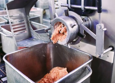 Öğütücüdeki et. Et endüstrisi..