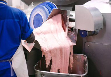 Öğütücüdeki et. Et endüstrisi..