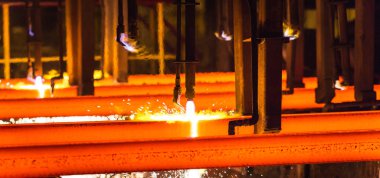 Meşale Kesme 'de Çelik Billetler