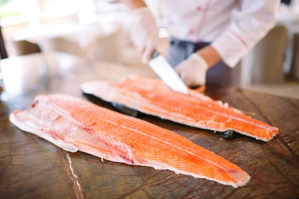 Hands Male Cutting Raw Salmon Fillets Tabletop — Stock Photo, Image