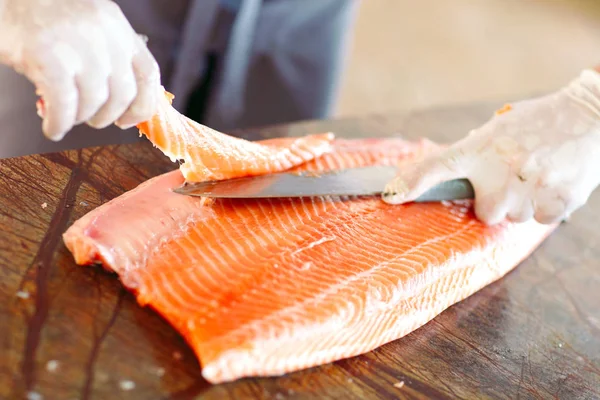 Hands Male Cutting Raw Salmon Fillets Tabletop — Stock Photo, Image