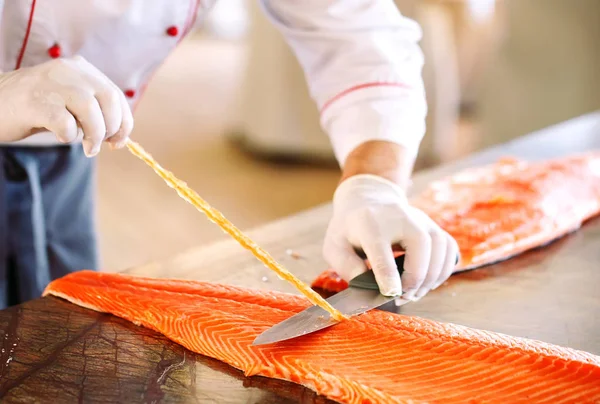 Hands Male Cutting Raw Salmon Fillets Tabletop — Stock Photo, Image