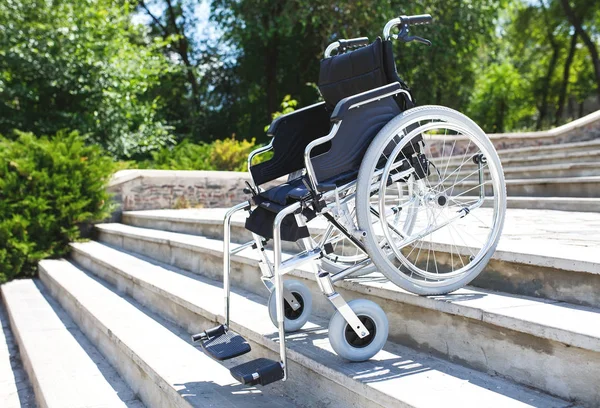 Empty Metal Wheelchair Steps Outdoors — Stock Photo, Image