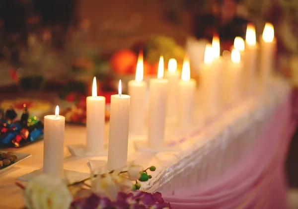 Bröllops Bord Med Tända Ljus — Stockfoto
