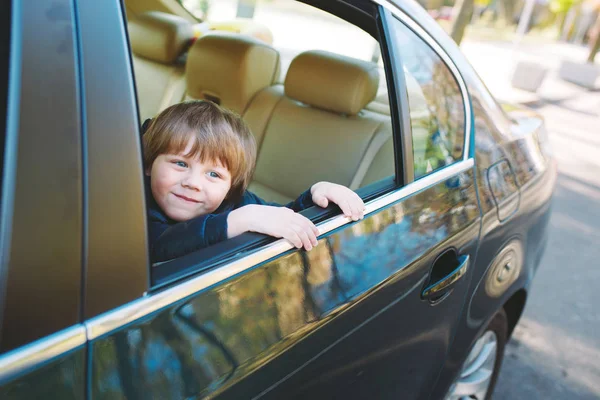 Niño Coche — Foto de Stock