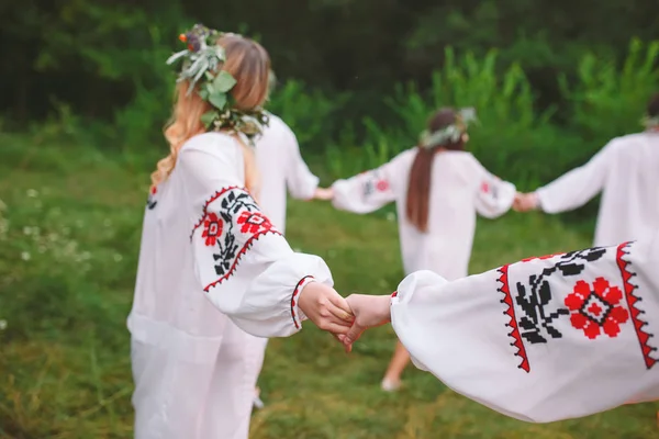 Midsummer Young People Slavic Clothes Revolve Fire Midsummer — Stock Photo, Image