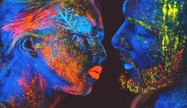 Retrato Par Amantes Pintados Polvo Fluorescente — Foto de Stock