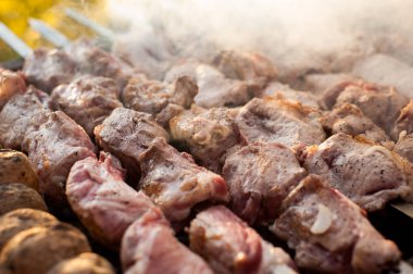 sığır eti ve domuz eti Biftek Barbekü ızgara.