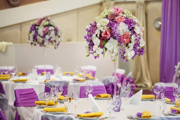 Conjunto de mesa para o casamento ou outro jantar evento servido — Fotografia de Stock