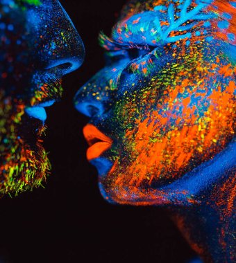 Bir çift aşık flüoresan toz boyalı portresi