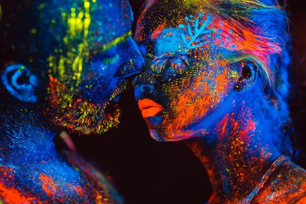 Bir çift aşık flüoresan toz boyalı portresi