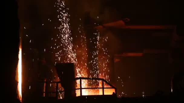 Ståltillverkning i elektriska ugnar, metallurgiska anläggningar — Stockvideo