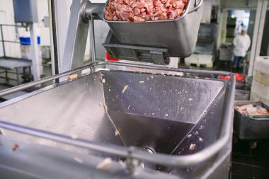 Öğütücüdeki et. Et endüstrisi.