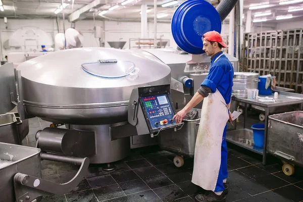 La carne nel Macinatore. l'industria della carne — Foto Stock