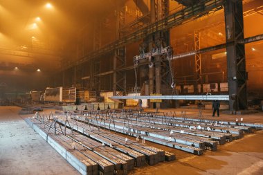 Depo metali boş. Metal için elektrik kaplama tesisi.