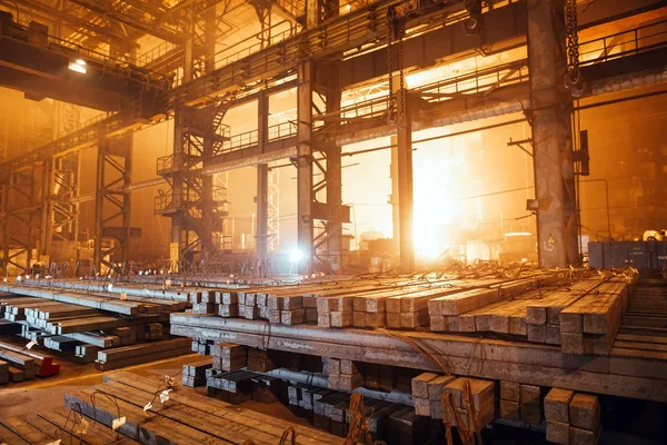 Almacén de metal en blanco. Planta de galvanoplastia del metal. — Foto de Stock