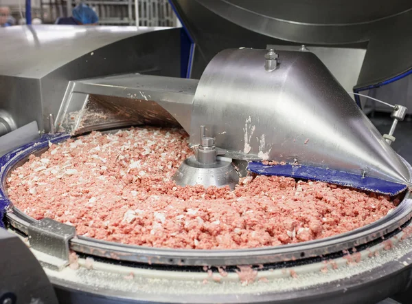 La carne nel Macinatore. l'industria della carne — Foto Stock